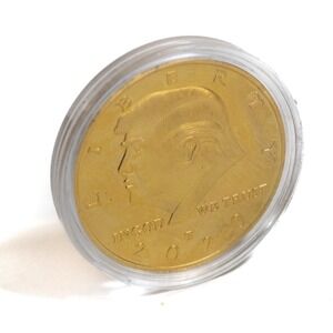 Donald Trump Coin‎ 2020 - Gold Plated Collectible Coin, Protective Case Included